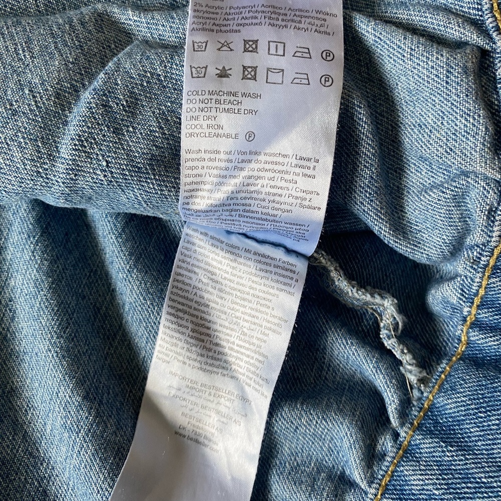 Cropped Jean Jacket - Picture 5 of 8